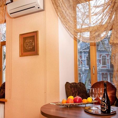 Mini-Hotel In The Very Heart Of Odessa Esterno foto