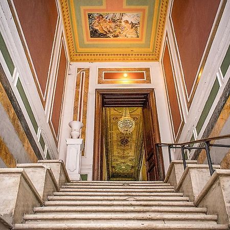 Mini-Hotel In The Very Heart Of Odessa Esterno foto