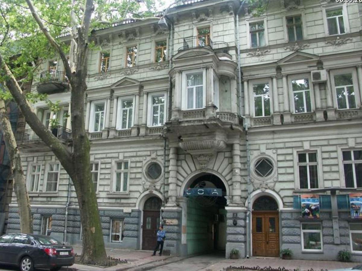 Mini-Hotel In The Very Heart Of Odessa Esterno foto