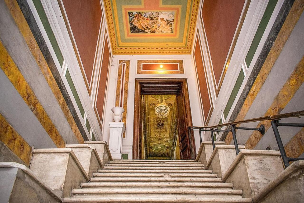 Mini-Hotel In The Very Heart Of Odessa Esterno foto